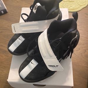 Boys size 3Y Nike baseball cleats, great condition